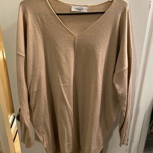 Carly Jean Los Angeles Finn Pull-Over